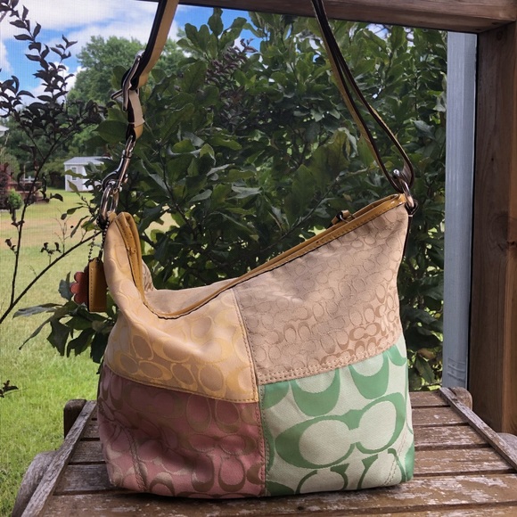 Beautiful Coach purse. Great for Spring and Summer. - Picture 13 of 14